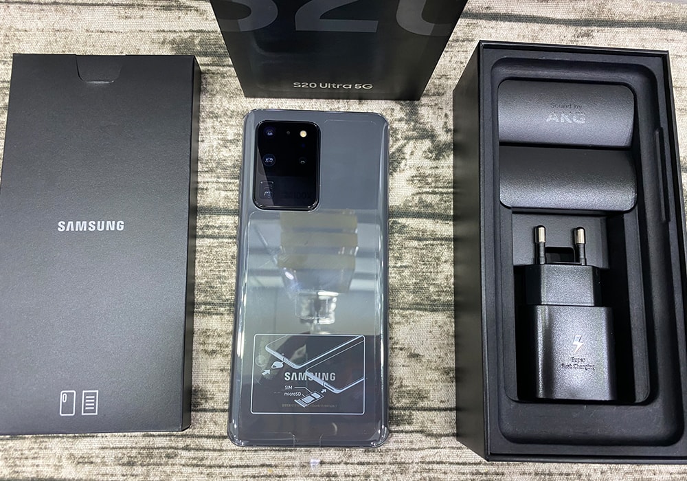 Trên tay nhanh Samsung Galaxy S20 Ultra 5G: Kẻ mạnh thực sự